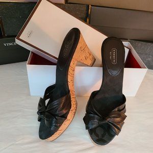 Coach, sz 9 slip on heels